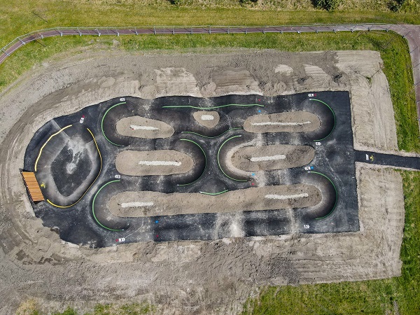 20220517 Opening eerste wedstrijd-pumptrack van regio Rijnmond in Schiedam 2 - foto The Pump Factory